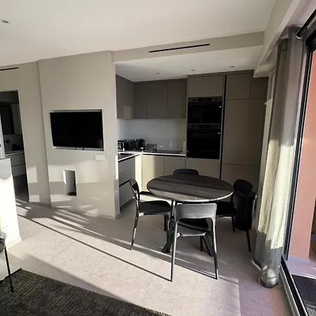 Dernier Etage Coeur Menton, Vue Parking Prive Apartmán Menton