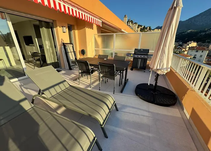 Dernier Etage Coeur Menton, Vue Parking Prive شقة *