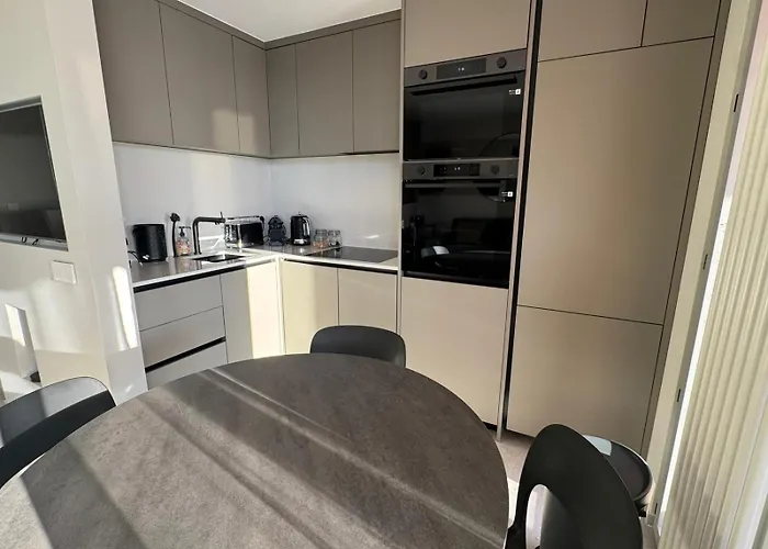 Dernier Etage Coeur Menton, Vue Parking Prive مينتون