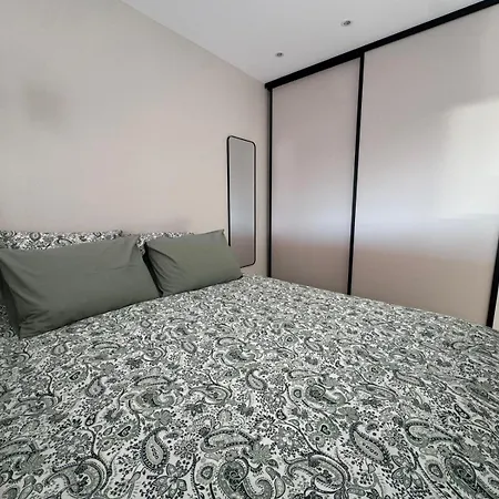 Dernier Etage Coeur Menton, Vue Parking Prive * 芒通