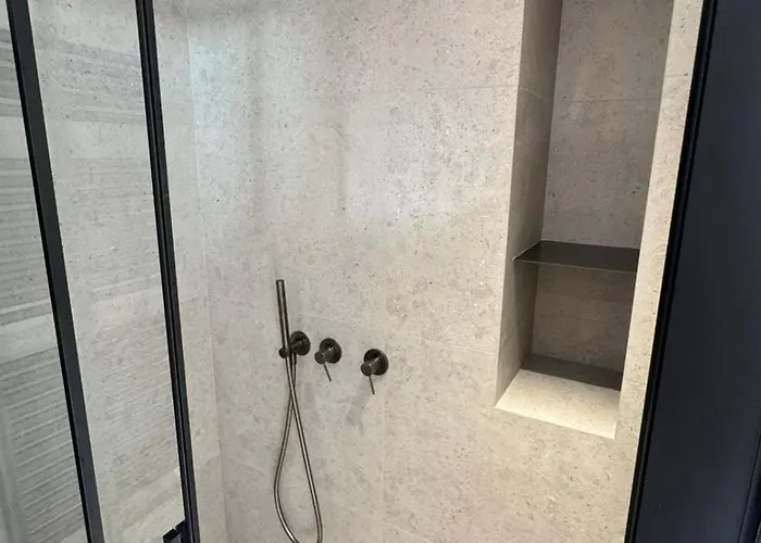 Dernier Etage Coeur Menton, Vue Parking Prive Menton