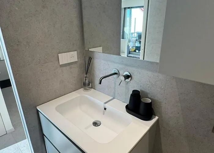 Appartement Dernier Etage Coeur Menton, Vue Parking Prive Menton