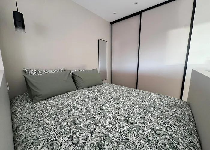 Dernier Etage Coeur Menton, Vue Parking Prive * Mentona